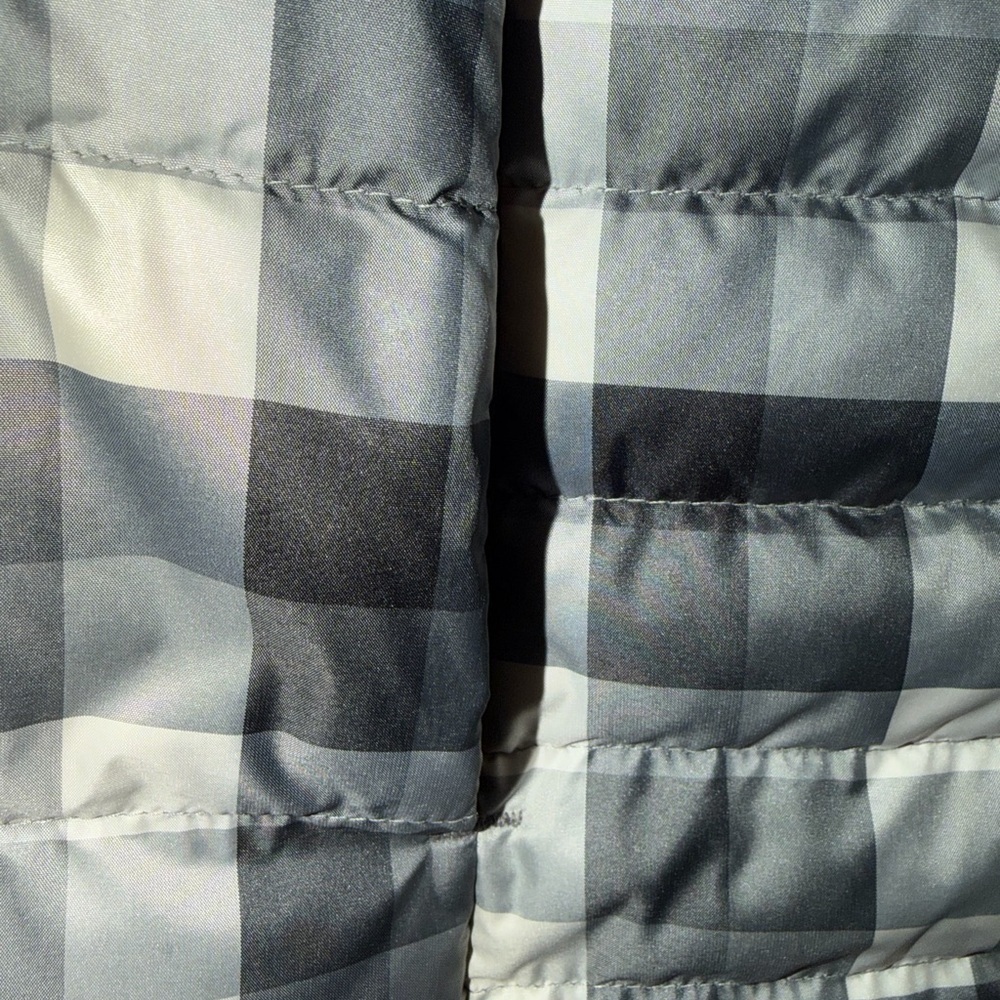 Lands' End Women's Checkered Puffer Vest in Black and Gray - Picture 9 of 9